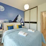 Subtelne I Stylowe Sun Seasons 24 W Karpaczu Z Umeblowanym Balkonem By Renters Apartamento