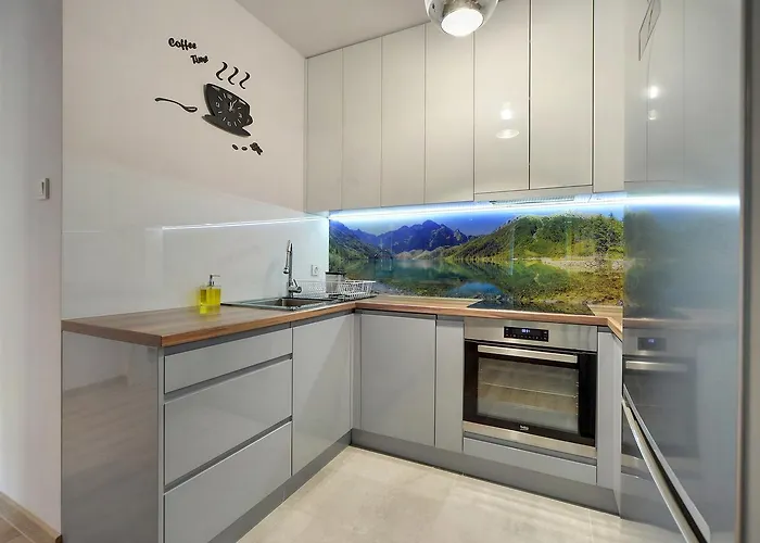 Subtelne I Stylowe Sun Seasons 24 W Karpaczu Z Umeblowanym Balkonem By Renters Daire *