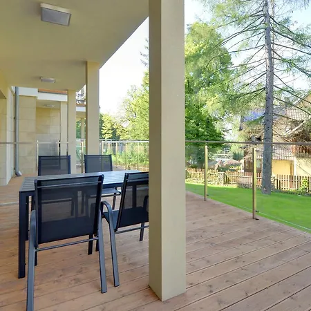 Subtelne I Stylowe Sun Seasons 24 W Karpaczu Z Umeblowanym Balkonem By Renters 아파트 카르파츠