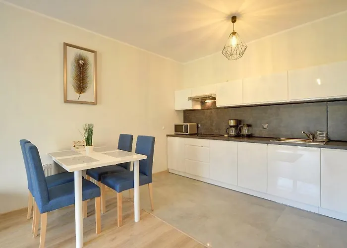 Subtelne I Stylowe Sun Seasons 24 W Karpaczu Z Umeblowanym Balkonem By Renters Apartment